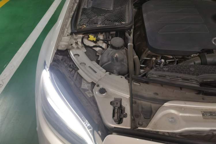 Used Mercedes-Benz C-Class 2020 Restyled C 260 L Sport Edition Engine Bay Right