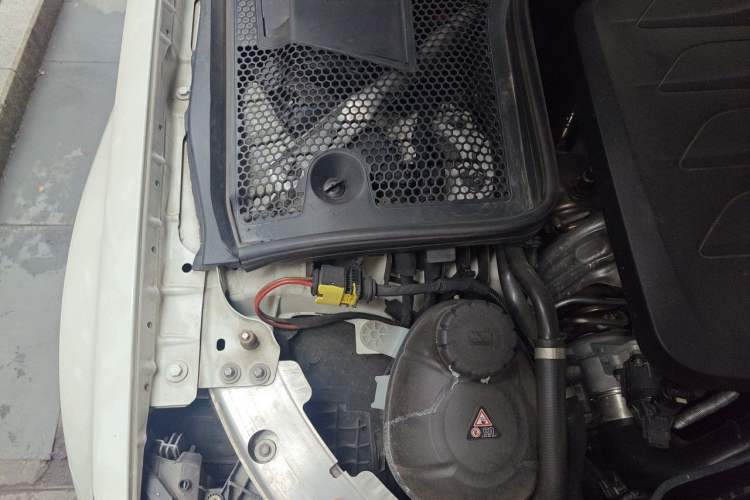 Used Mercedes-Benz C-Class 2020 Facelifted C 260 Estate Engine Bay Right