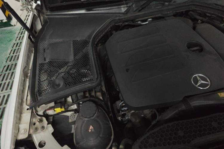 Used Mercedes-Benz C-Class 2020 Restyled C 200 L Fashion Edition Sport Version Engine Bay Right
