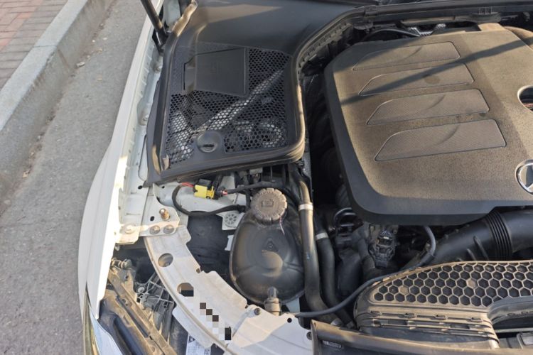 Used Mercedes-Benz C-Class 2020 Facelifted C 260 Estate Engine Bay Right
