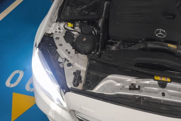 Used Mercedes-Benz C-Class 2020 C 200 L Fashion Edition Sport Version Engine Bay Right