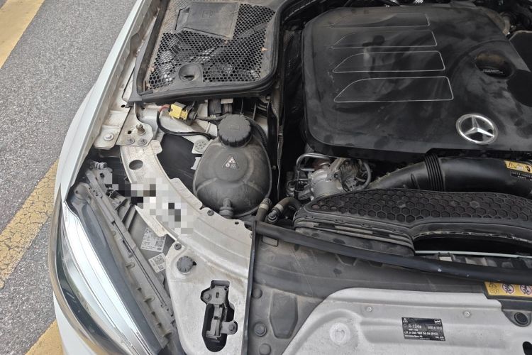 Used Mercedes-Benz C-Class 2020 C 200 L Fashion Model Engine Bay Right
