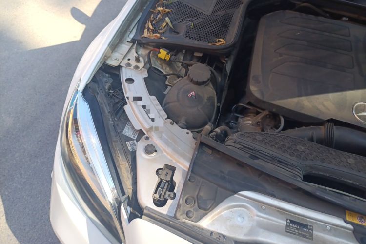 Used Mercedes-Benz C-Class 2020 C 200 L Fashion Edition Sport Version Engine Bay Right