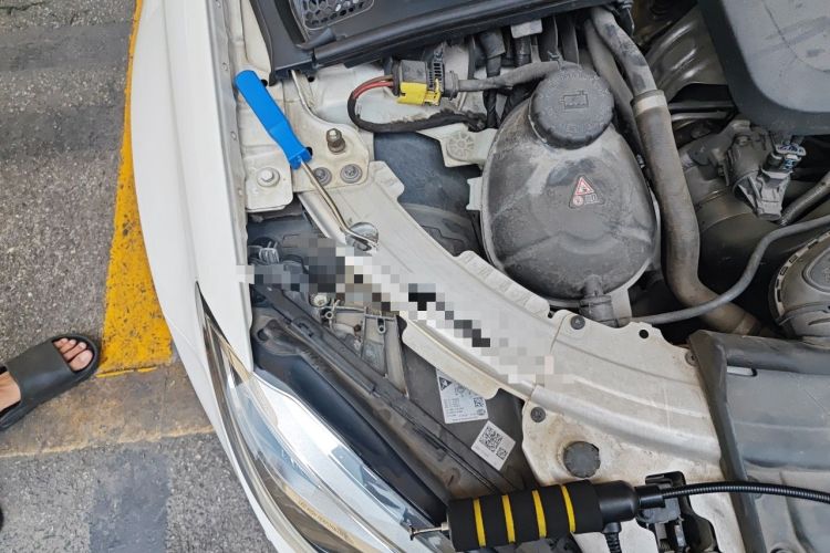Used Mercedes-Benz C-Class 2020 C 260 L Sport Edition Engine Bay Right