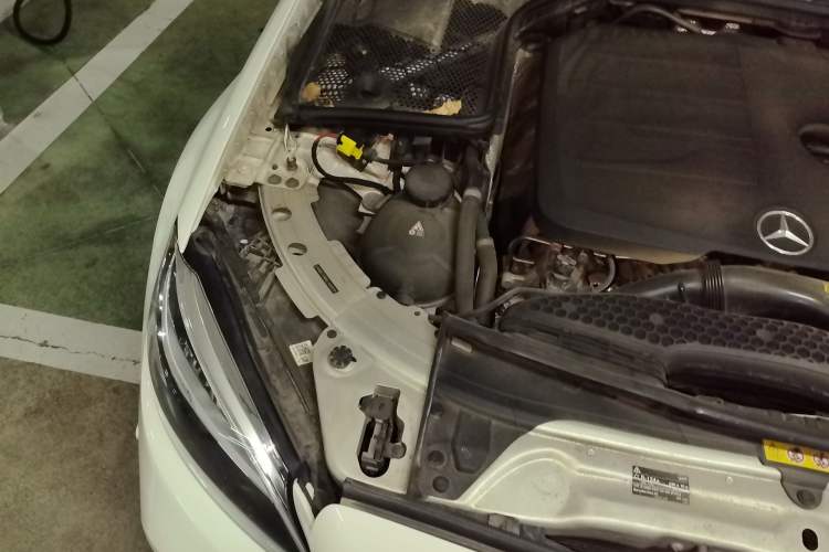 Used Mercedes-Benz C-Class 2020 C 260 L Sport Edition Engine Bay Right