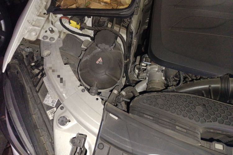 Used Mercedes-Benz C-Class 2020 Restyled C 200 L Fashion Edition Sport Version Engine Bay Right