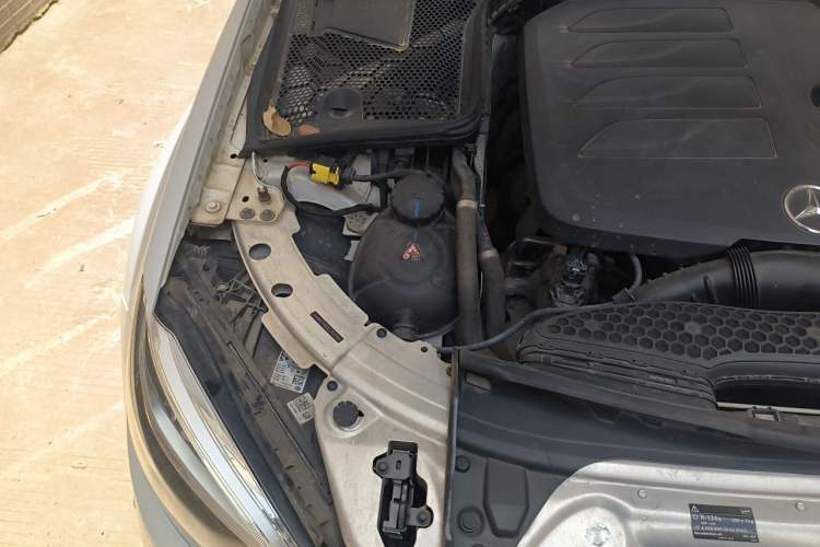 Used Mercedes-Benz C-Class 2020 C 260 L Sport Edition Engine Bay Right