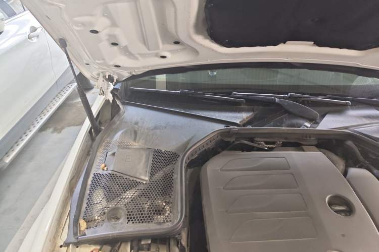 Used Mercedes-Benz C-Class 2020 Restyled C 260 L Sport Edition Engine Bay Right