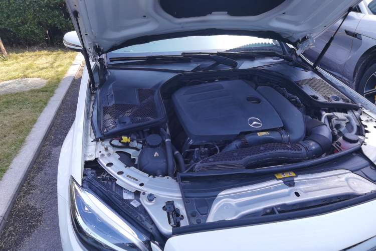 Used Mercedes-Benz C-Class 2020 C 260 Coupe Engine Bay Right