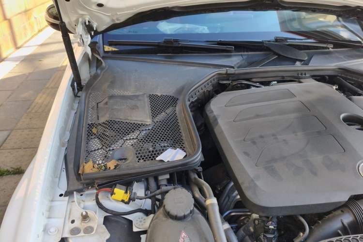 Used Mercedes-Benz C-Class 2020 Restyled C 260 Sport Edition Engine Bay Right
