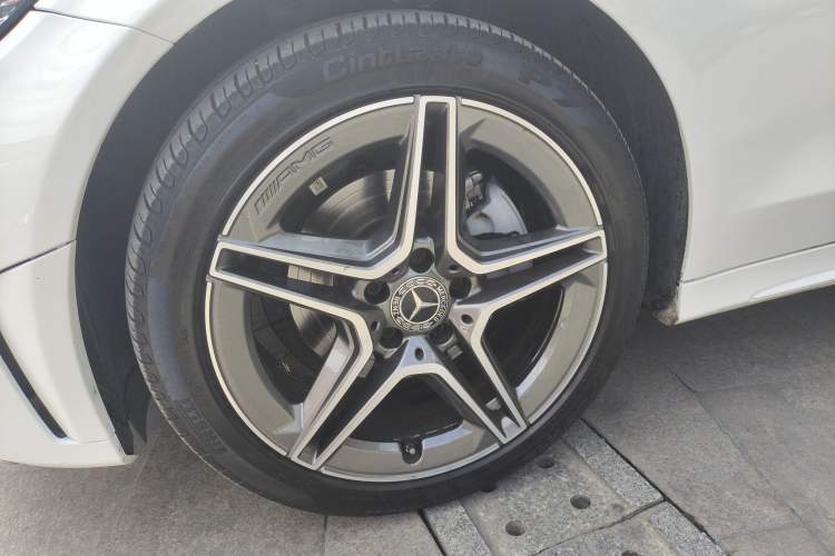 Used Mercedes-Benz C-Class 2020 Facelifted C 260 Estate Exterior 1