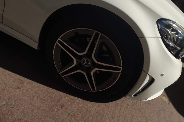 Used Mercedes-Benz C-Class 2020 Facelifted C 260 Estate Exterior 1