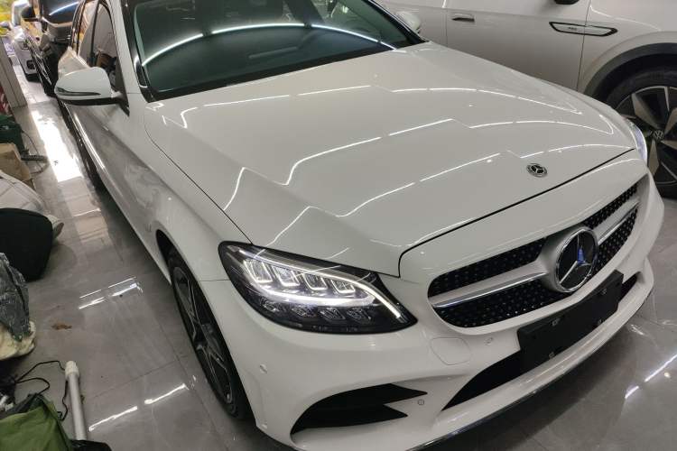 Used Mercedes-Benz C-Class 2020 Facelifted C 260 Estate Exterior 1