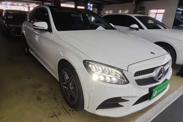 Used Mercedes-Benz C-Class 2020 Facelifted C 260 Estate Exterior 2