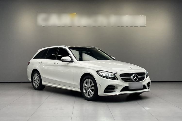 Used Mercedes-Benz C-Class 2020 C 200 station wagon Exterior 2