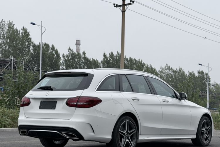 Used Mercedes-Benz C-Class 2020 Facelifted C 260 Estate Exterior 2