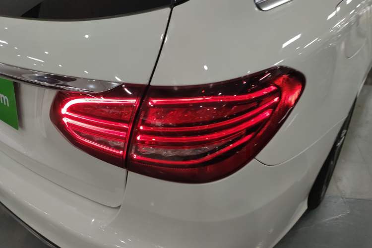 Used Mercedes-Benz C-Class 2020 C 260 Estate Exterior 3