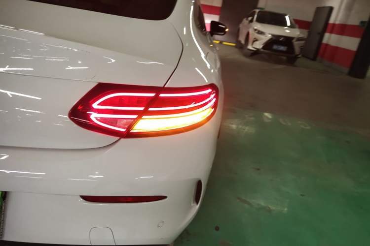 Used Mercedes-Benz C-Class 2020 C 260 Coupe Exterior 3