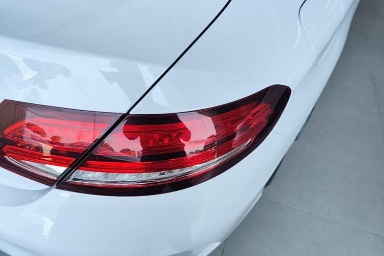 Used Mercedes-Benz C-Class 2020 C 260 Coupe Exterior 3