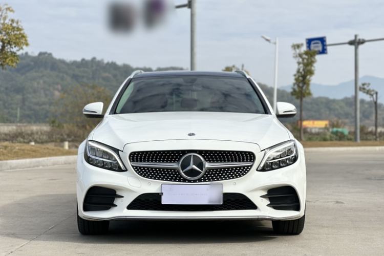 Used Mercedes-Benz C-Class 2020 Facelifted C 260 Estate Exterior 3