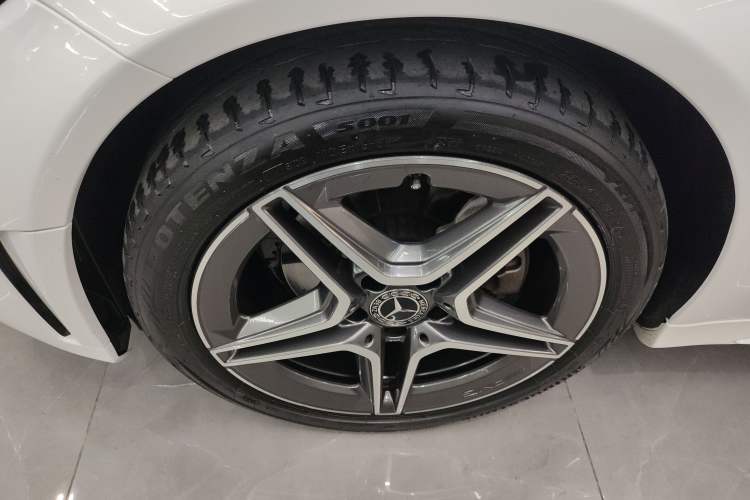 Used Mercedes-Benz C-Class 2020 Facelifted C 260 Estate Exterior 3