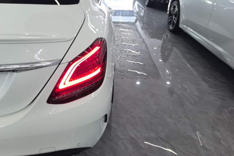 Used Mercedes-Benz C-Class 2020 Restyled C 260 Sport Edition Exterior 3