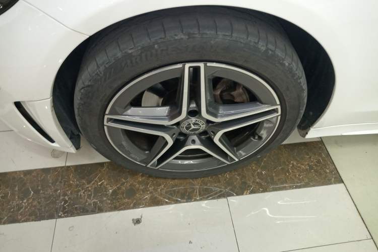 Used Mercedes-Benz C-Class 2020 Facelifted C 260 Estate Exterior 4