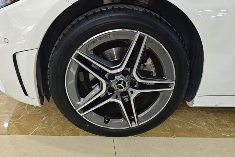 Used Mercedes-Benz C-Class 2020 Facelifted C 260 Estate Exterior 4
