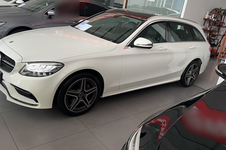 Used Mercedes-Benz C-Class 2020 Facelifted C 260 Estate Exterior 4