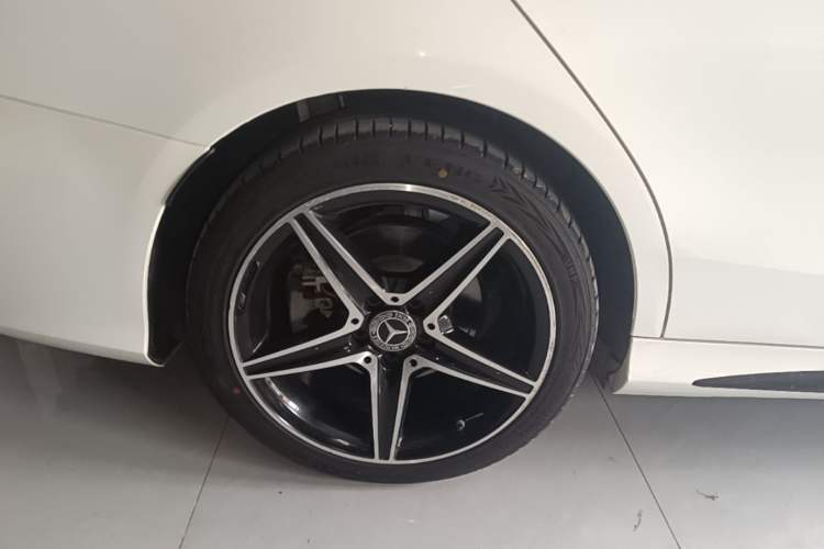 Used Mercedes-Benz C-Class 2020 Restyled C 260 Sport Edition Exterior 5