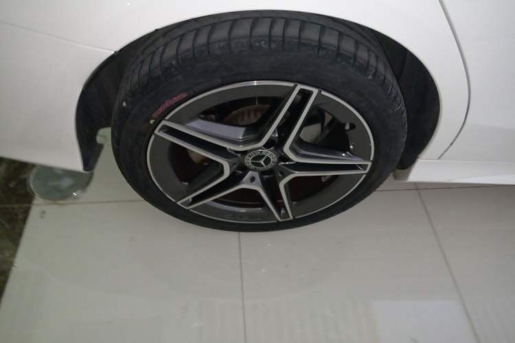 Used Mercedes-Benz C-Class 2020 Facelifted C 260 Estate Exterior 5