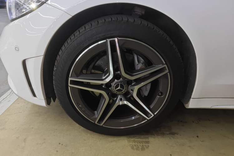 Used Mercedes-Benz C-Class 2020 Facelifted C 260 Estate Exterior 7