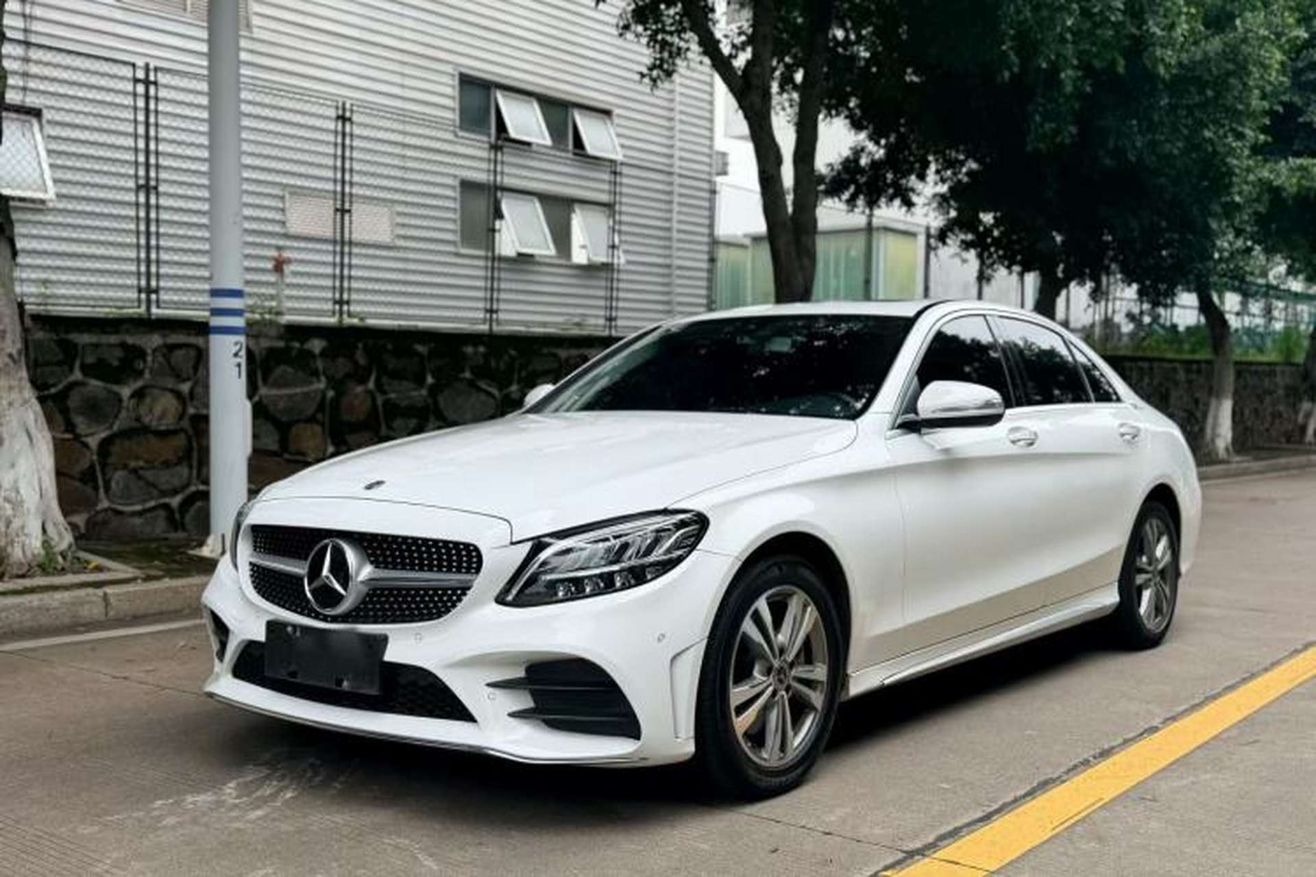 Used Mercedes-Benz C-Class 2020 Restyled C 200 L Fashion Edition Sport Version Front Left 45 Deg