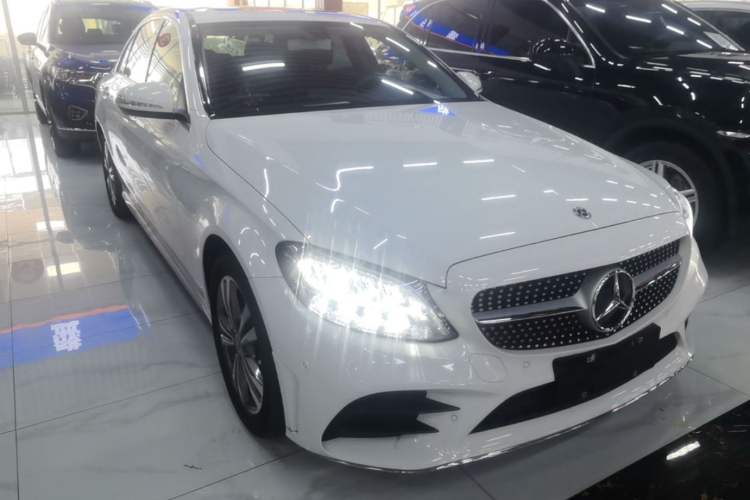 Used Mercedes-Benz C-Class 2020 Restyled C 200 L Fashion Edition Sport Version Front Right 45 Deg