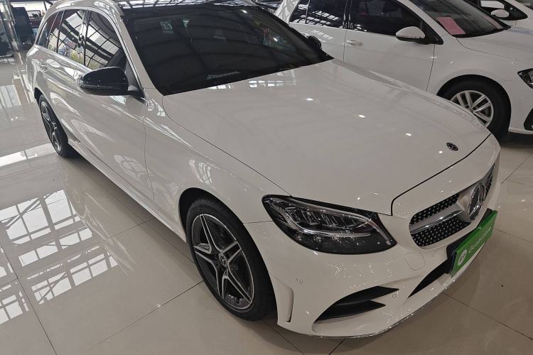 Used Mercedes-Benz C-Class 2020 Facelifted C 260 Estate Front Right 45 Deg