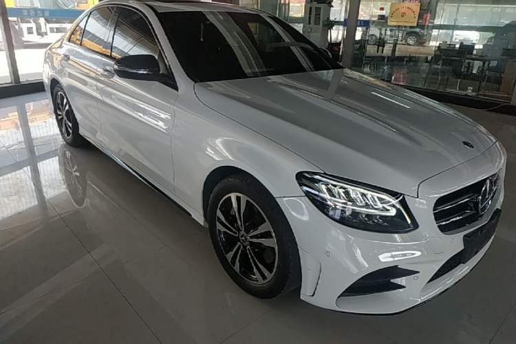 Used Mercedes-Benz C-Class 2020 C 260 Sport Edition Front Right 45 Deg