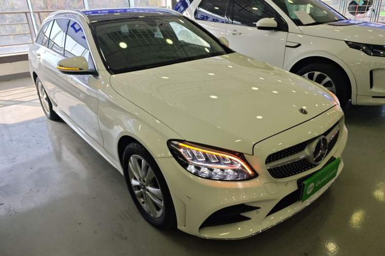 Used Mercedes-Benz C-Class 2020 C 200 station wagon Front Right 45 Deg