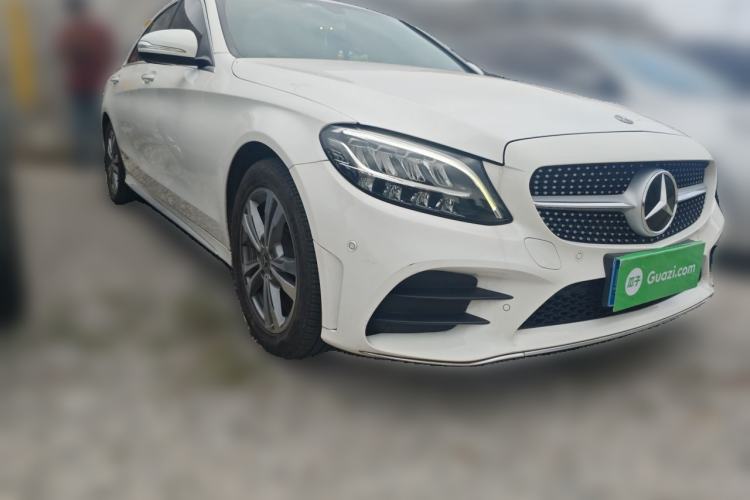 Used Mercedes-Benz C-Class 2020 C 200 L Fashion Edition Sport Version Front Right 45 Deg