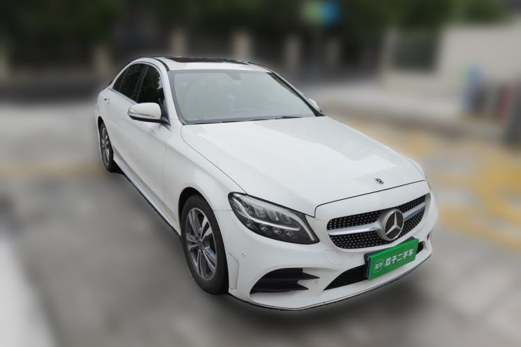 Used Mercedes-Benz C-Class 2020 C 200 L Fashion Edition Sport Version Front Right 45 Deg
