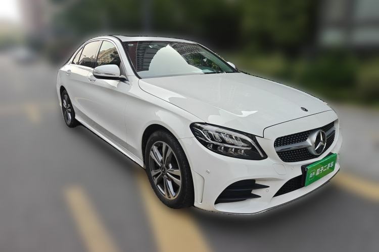 Used Mercedes-Benz C-Class 2020 C 200 L Fashion Model Front Right 45 Deg