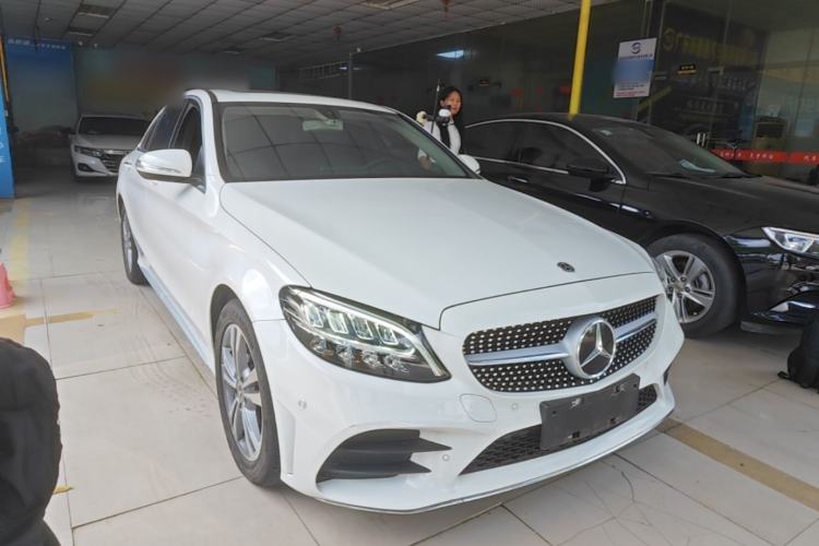 Used Mercedes-Benz C-Class 2020 C 200 L Fashion Edition Sport Version Front Right 45 Deg