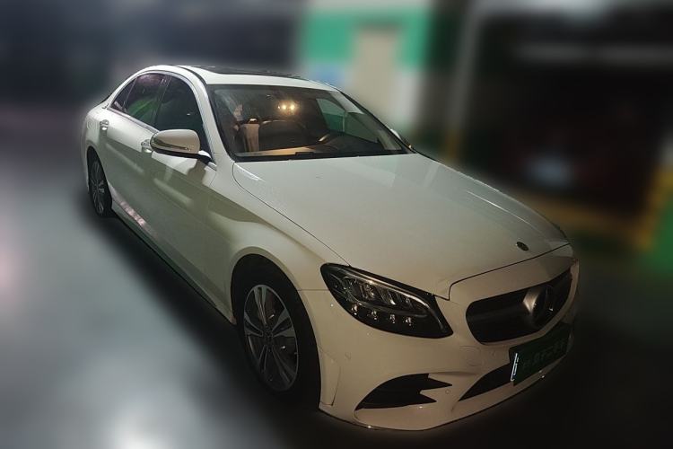Used Mercedes-Benz C-Class 2020 C 200 L Fashion Edition Sport Version Front Right 45 Deg