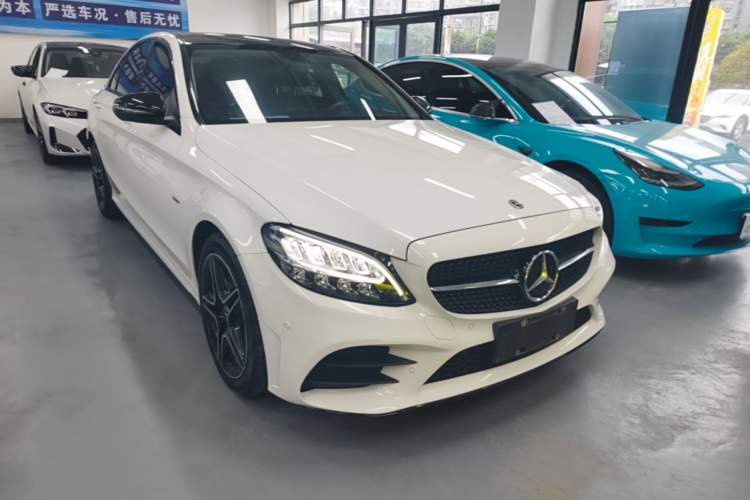 Used Mercedes-Benz C-Class 2020 Restyled C 260 L Sport Edition Front Right 45 Deg