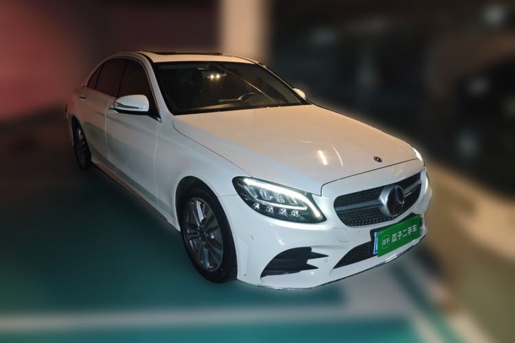 Used Mercedes-Benz C-Class 2020 C 200 L Fashion Edition Sport Version Front Right 45 Deg
