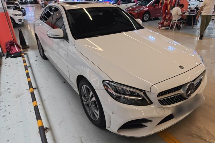 Used Mercedes-Benz C-Class 2020 Restyled C 200 L Fashion Edition Sport Version Front Right 45 Deg
