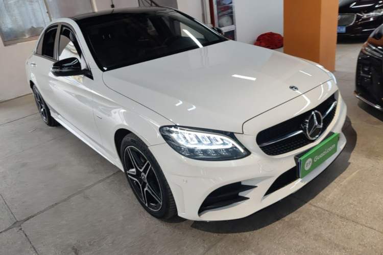 Used Mercedes-Benz C-Class 2020 Restyled C 260 L Sport Edition Front Right 45 Deg