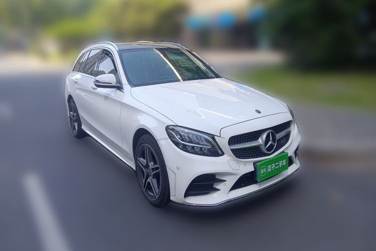 Used Mercedes-Benz C-Class 2020 Facelifted C 260 Estate Front Right 45 Deg
