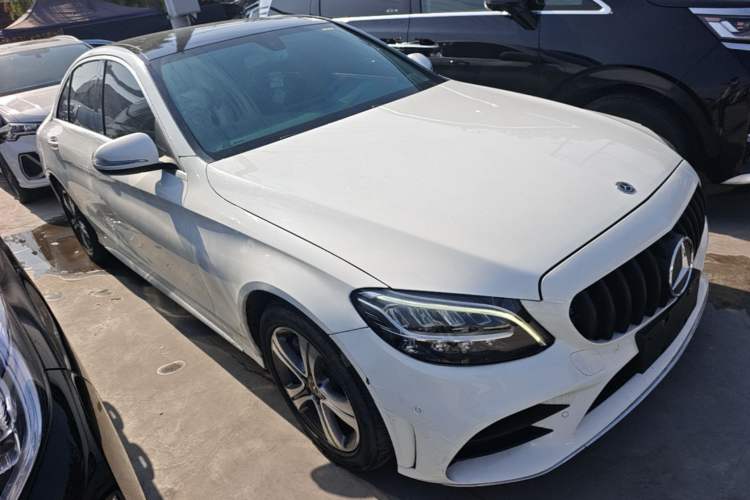 Used Mercedes-Benz C-Class 2020 Restyled C 260 L Sport Edition Front Right 45 Deg