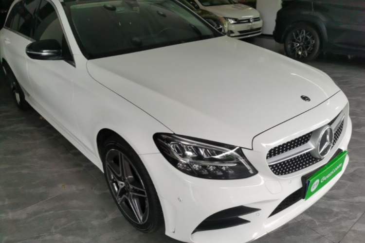 Used Mercedes-Benz C-Class 2020 Facelifted C 260 Estate Front Right 45 Deg