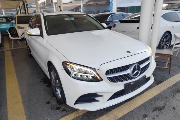 Used Mercedes-Benz C-Class 2020 Restyled C 200 L Fashion Edition Sport Version Front Right 45 Deg